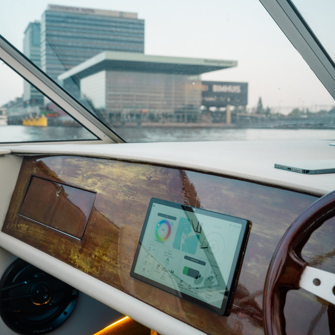 Android Tablet (Samsung Galaxy Tab A8) mounted in a boat